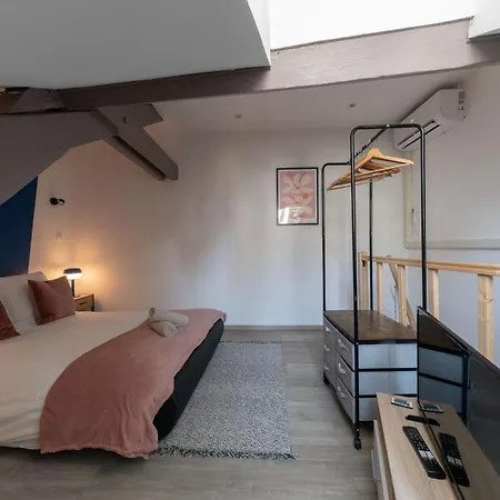 Les Stins - Climatises - Centre Apartment