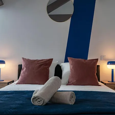 Les Stins - Climatises - Centre Apartment *