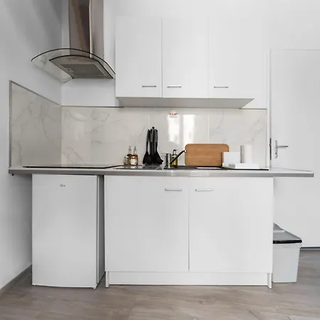 Les Stins - Climatises - Centre Apartment
