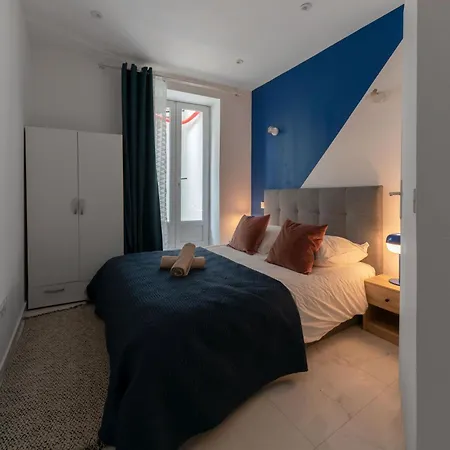 Les Stins - Climatises - Centre Apartment *