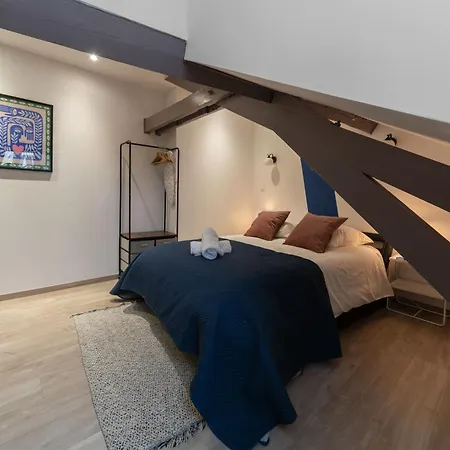Les Stins - Climatises - Centre Apartment *