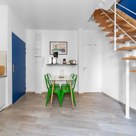 Les Stins - Climatises - Centre Apartment