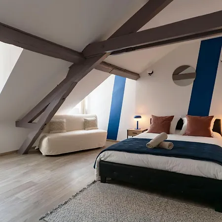 Les Stins - Climatises - Centre Apartment *